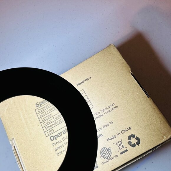 LED Magnifying Lamp Adjustable Brightness & Flexible Arm 3X Magnification - Picture 9 of 11